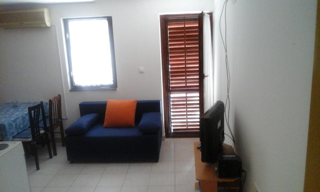 Apartment Rogic Biograd Na Moru Exterior photo
