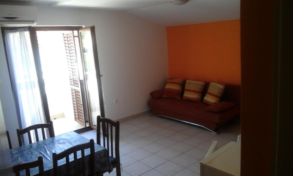 Apartment Rogic Biograd Na Moru Exterior photo
