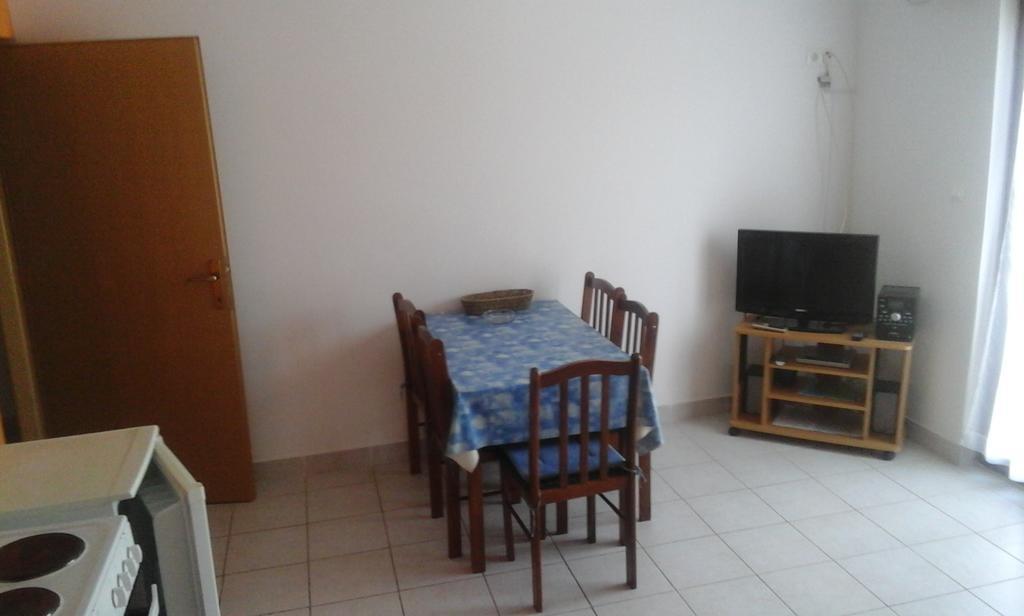 Apartment Rogic Biograd Na Moru Exterior photo