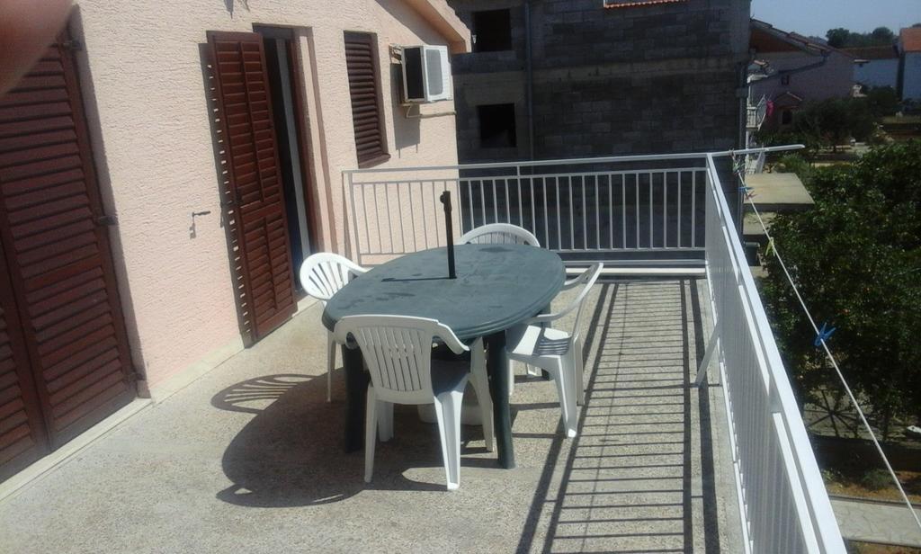 Apartment Rogic Biograd Na Moru Exterior photo